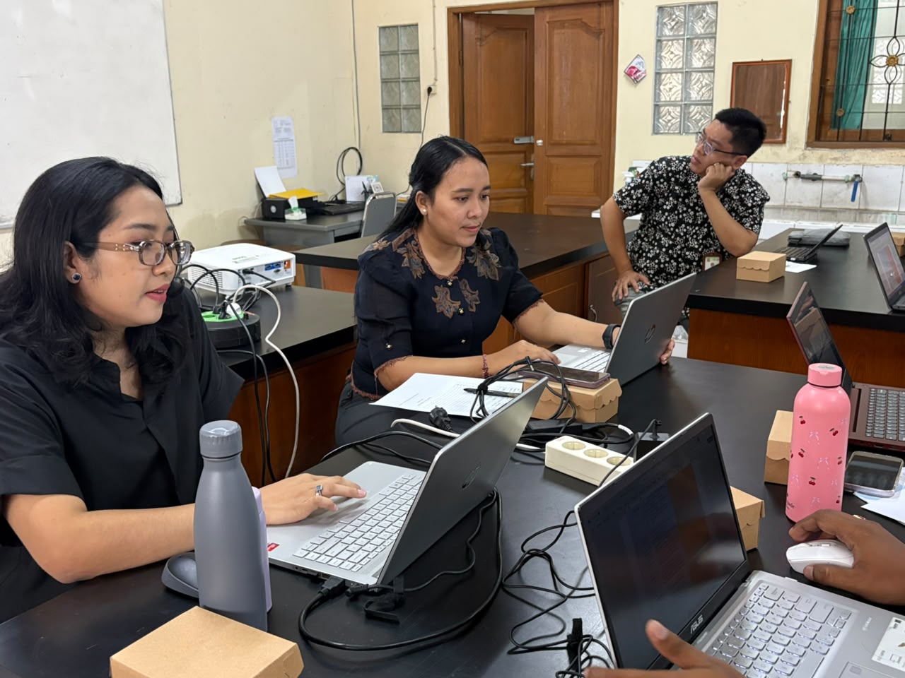 audit-lapangan-oleh-auditor-ke-prodi-s1-pendidikan-biologi-fkip-dalam-audit-mutu-intenal