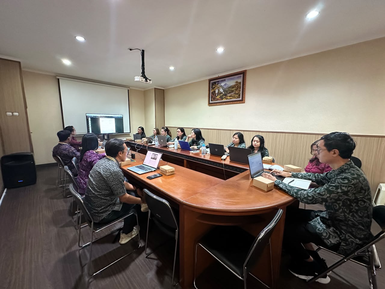 audit-lapangan-oleh-auditor-ke-prodi-s1-sastra-inggris-fakultas-bahasa-asing-dalam-audit-mutu-intenal