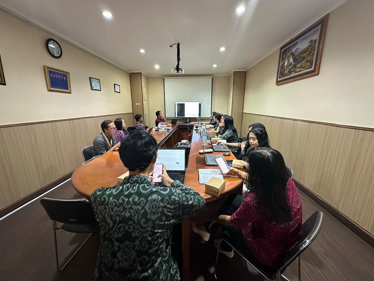 audit-lapangan-oleh-auditor-ke-prodi-s1-sastra-inggris-fakultas-bahasa-asing-dalam-audit-mutu-intenal