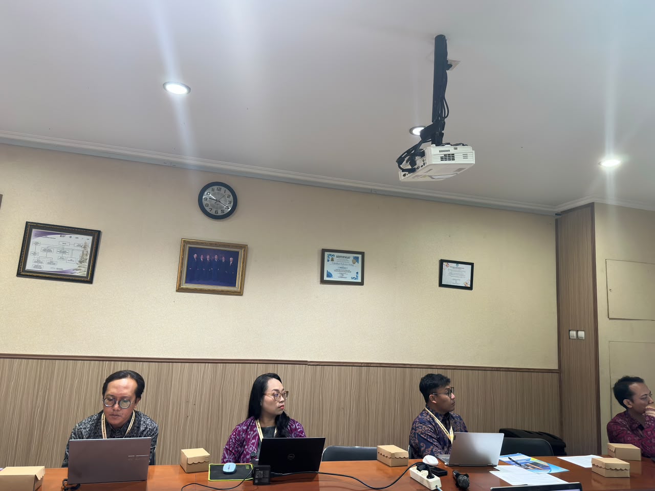 audit-lapangan-oleh-auditor-ke-prodi-s1-sastra-inggris-fakultas-bahasa-asing-dalam-audit-mutu-intenal