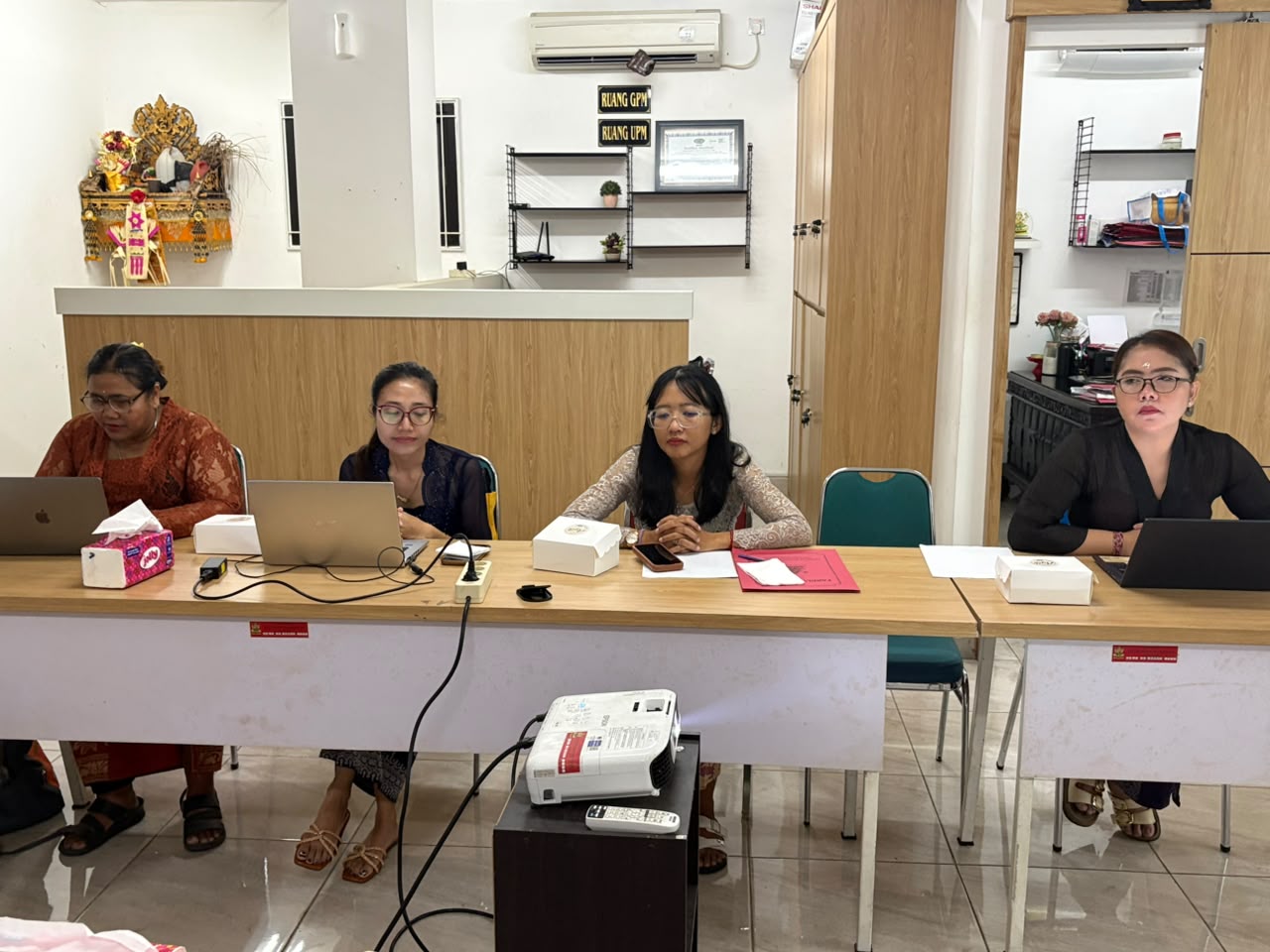 audit-lapangan-oleh-auditor-ke-prodi-s2-hukum-fakultas-hukum-dalam-audit-mutu-intenal