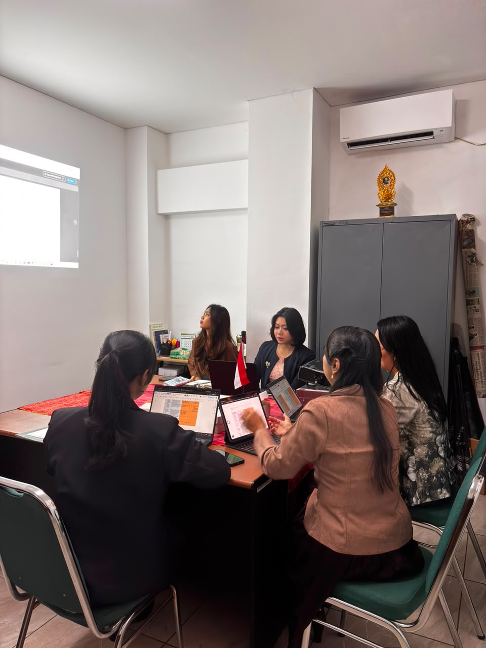 audit-lapangan-oleh-auditor-ke-upt-kerja-sama-dalam-audit-mutu-intenal
