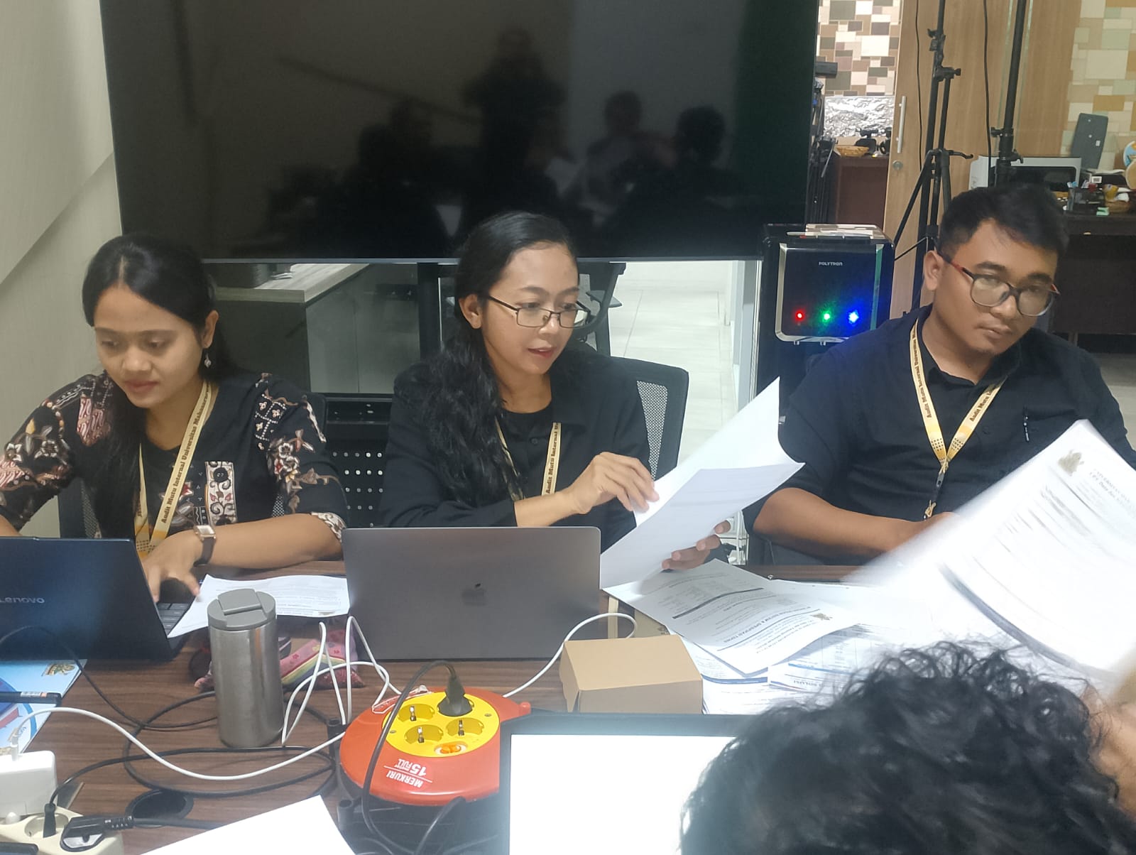 audit-lapangan-oleh-auditor-ke-upt-ti-dan-multi-media-dalam-audit-mutu-intenal