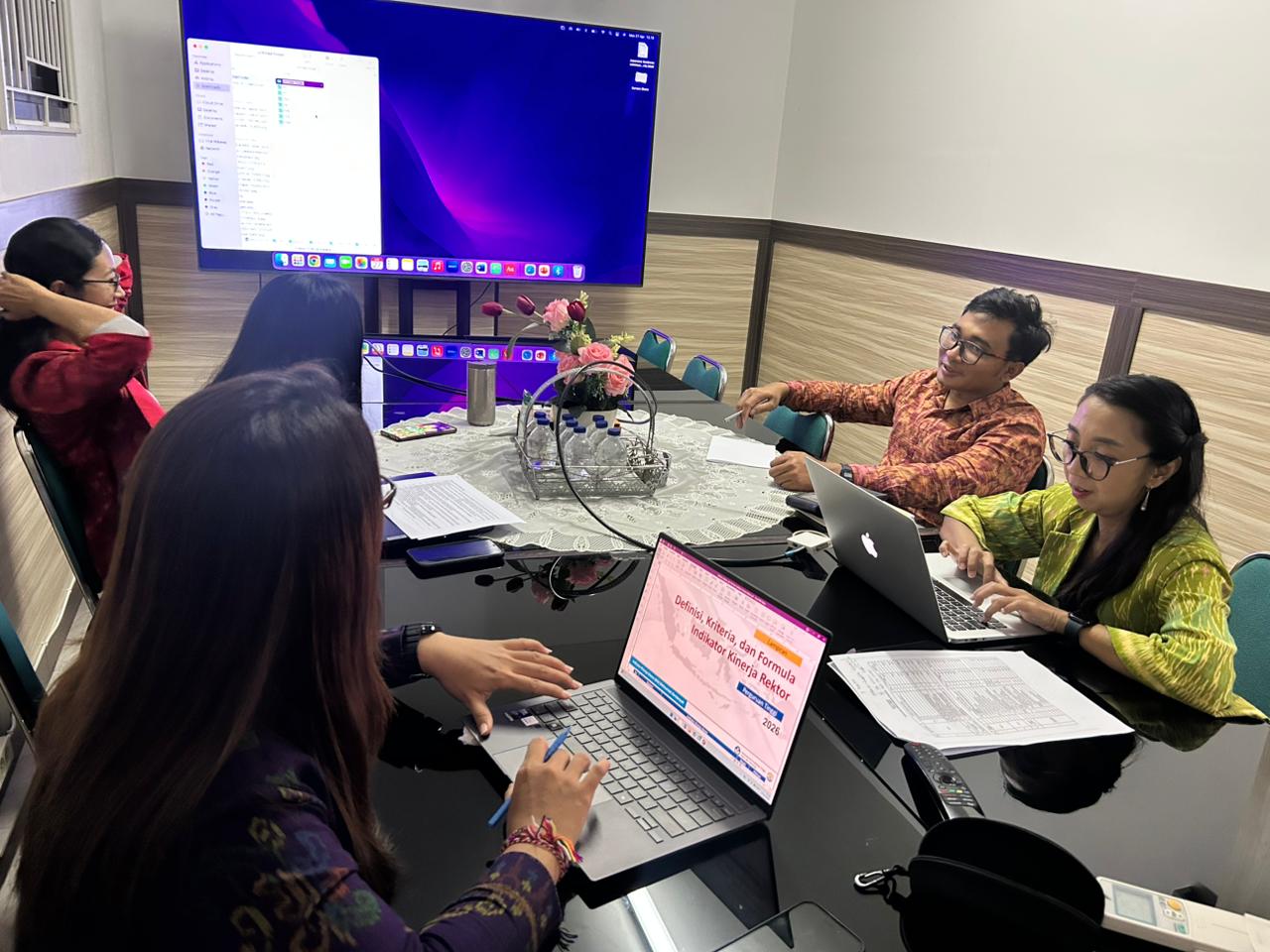 dilaksanakan-rapat-pembahasan-sotk-masing-masing-tim-lpmi-unmas-denpasar-serta-penyusunan-iku-pt-triwulan-1-januari-maret-2026