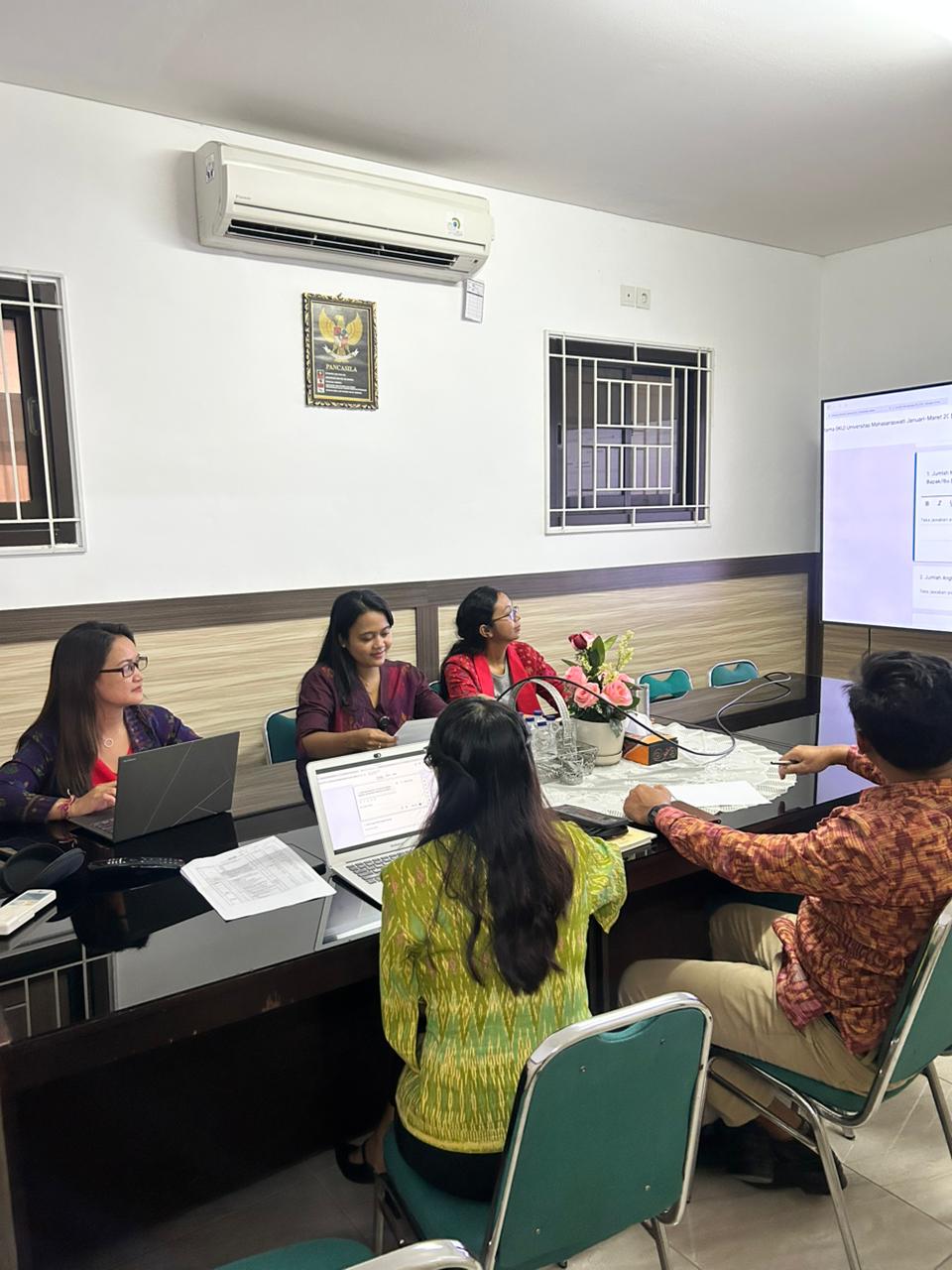dilaksanakan-rapat-pembahasan-sotk-masing-masing-tim-lpmi-unmas-denpasar-serta-penyusunan-iku-pt-triwulan-1-januari-maret-2026