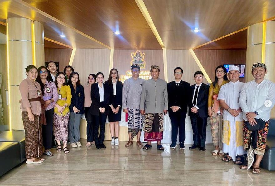 Fakultas Hukum Universitas Mahasaraswati Denpasar menerima pertukaran mahasiswa dari Universiti Of Malaya Pertukaran mahasiswa