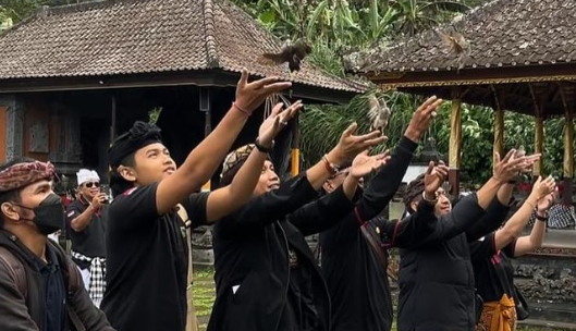 Fakultas Hukum Unmas Denpasar malakaanakan Bakti Sosial di Danau Buyan, Desa Pancasari, Kabupaten Buléleng