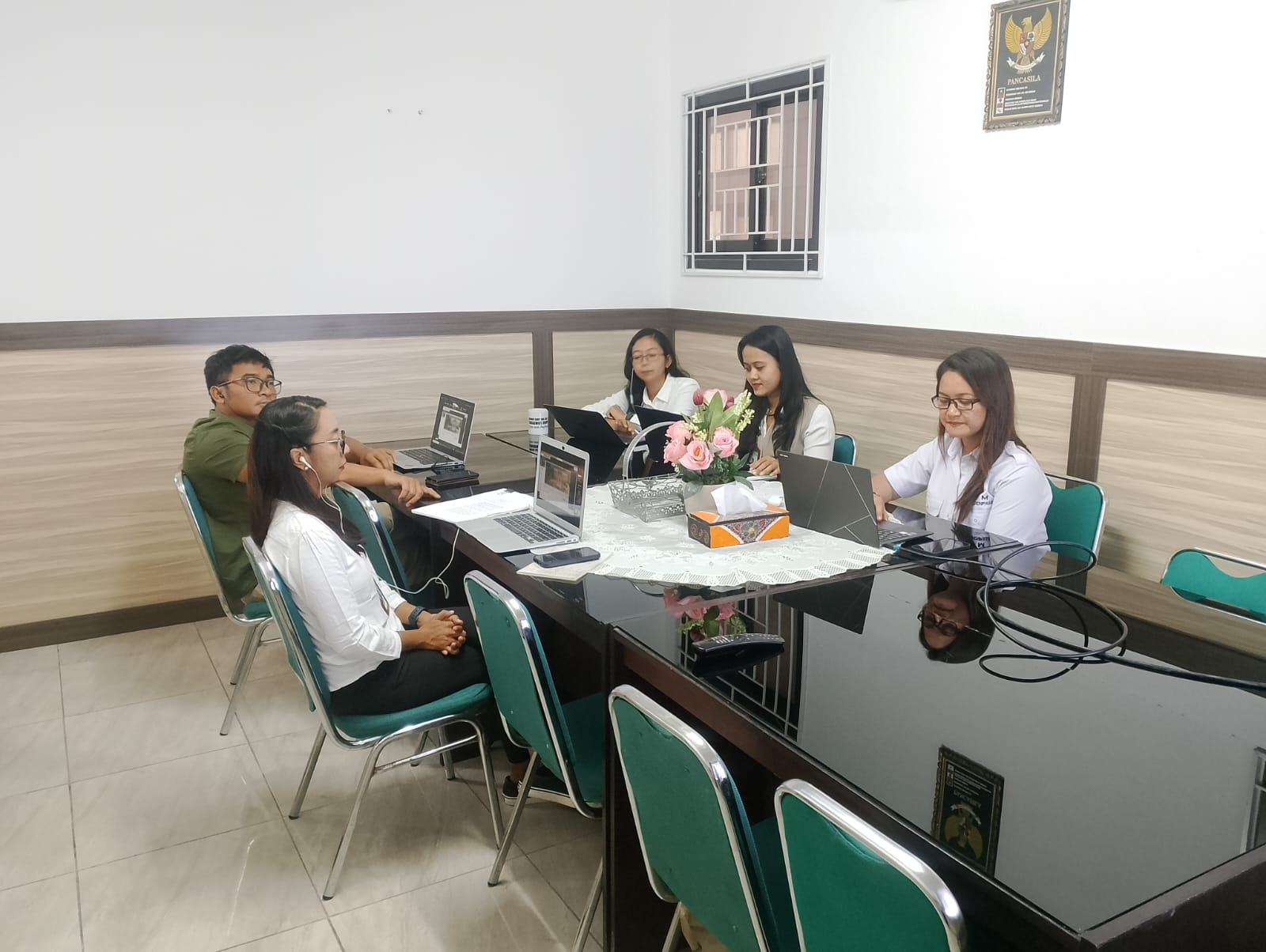 ketgiat-hari-ini-ketua-lpmi-unmas-beserta-jajaran-mengikuti-sosialisasi-sistem-iku-kemdiktisaintek-bersama-lldikti-wilayah-viii