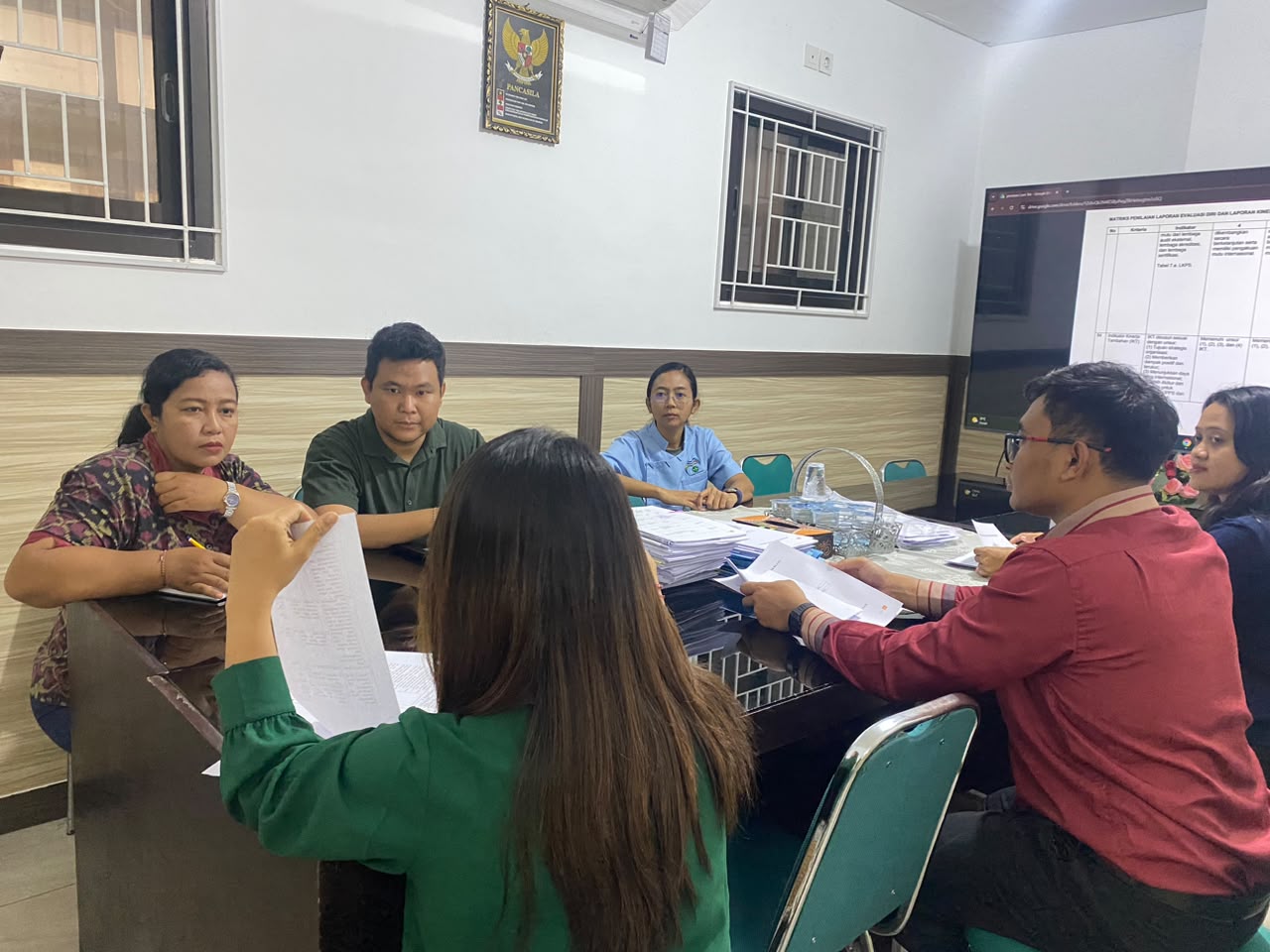 rapat-pembahasan-matriks-akreditasi-ft